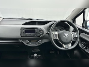 Used Toyota Yaris 2019 for sale - 79232539: Photo
