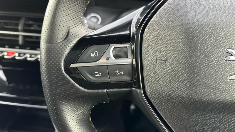 Used Peugeot E-2008 2022 for sale - 76971913: Photo 47