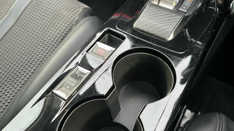 Used Peugeot E-2008 2022 for sale - 76971913: Photo 61