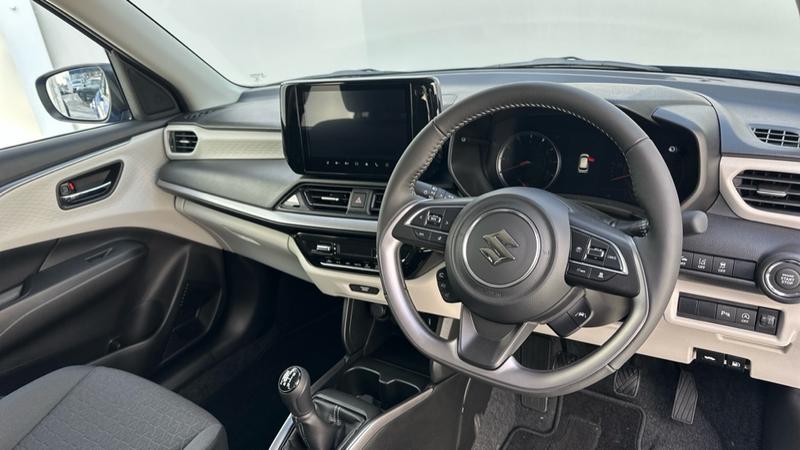 Used Suzuki Swift 2025 for sale - 77198838: Photo 2