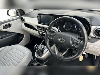 Used Hyundai i10 2022 for sale - 76302741: Photo