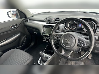 Used Suzuki Swift 2021 for sale - 77603311: Photo