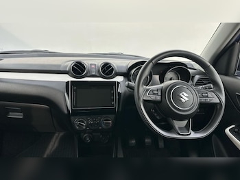 Used Suzuki Swift 2024 for sale - 76172650: Photo 4