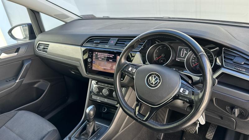 Used Volkswagen Touran 2020 for sale - 77393917: Photo 2