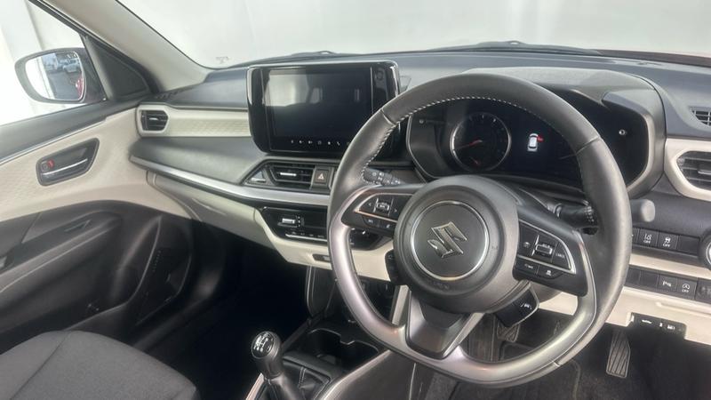Used Suzuki Swift 2024 for sale - 77532777: Photo 2