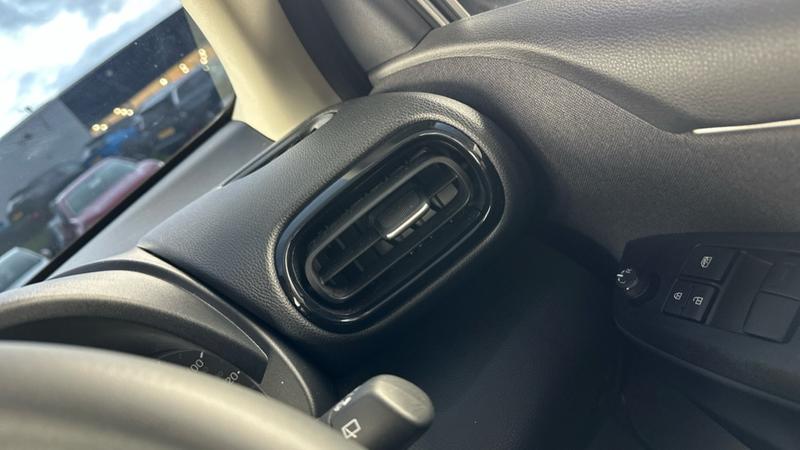 Used Toyota Yaris 2023 for sale - 76664787: Photo 45