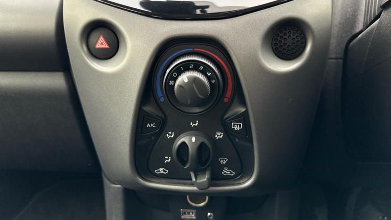 Used Toyota AYGO 2021 for sale - 75932067: Photo 51