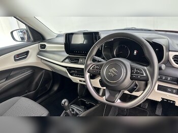 Used Suzuki Swift 2024 for sale - 77442011: Photo