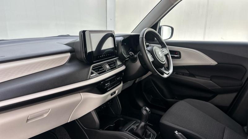 Used Suzuki Swift 2024 for sale - 77442011: Photo 33