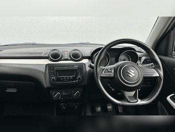 Used Suzuki Swift 2019 for sale - 75676938: Photo