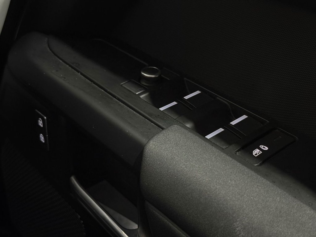 Used Land Rover Defender 2020 for sale - 76698131: Photo 26