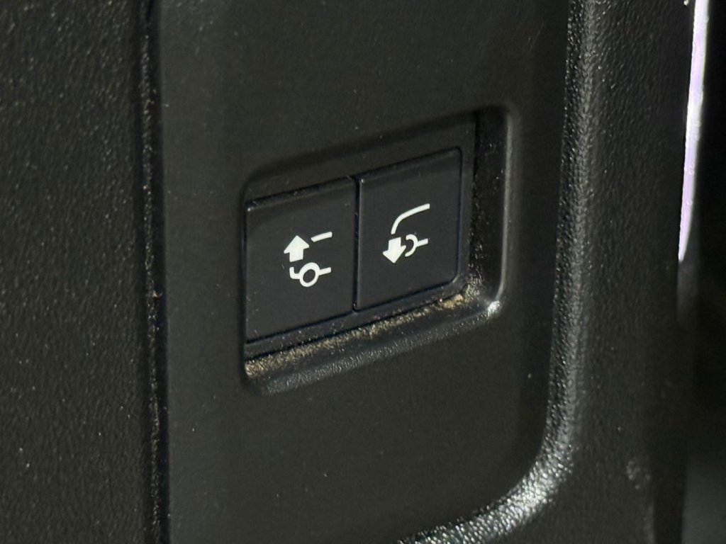 Used Land Rover Defender 2020 for sale - 76698131: Photo 31