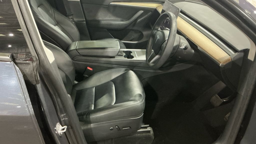 Used Tesla Model Y 2022 for sale - 77370099: Photo 2