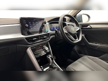 Used Volkswagen T-Roc 2022 for sale - 77341822: Photo