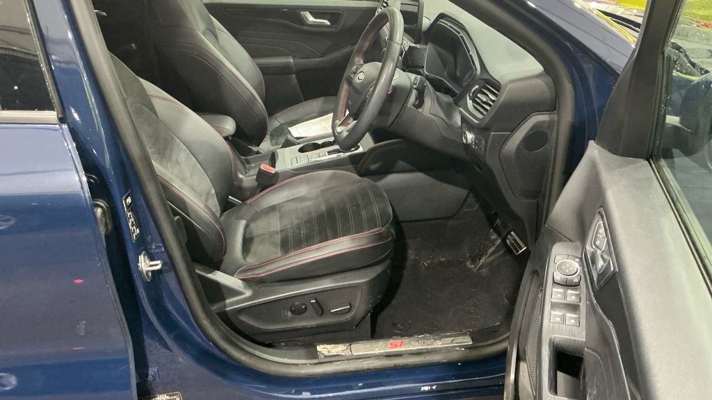 Used Ford Kuga 2023 for sale - 77920170: Photo 2