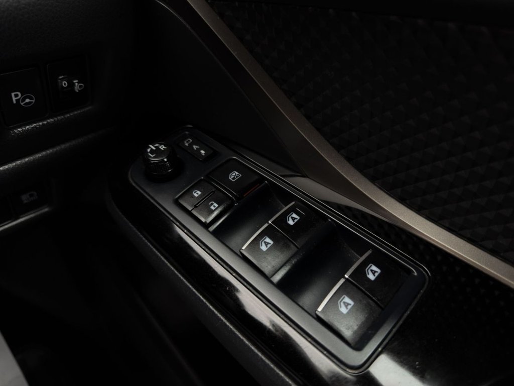 Used Toyota C-HR 2019 for sale - 76883040: Photo 17