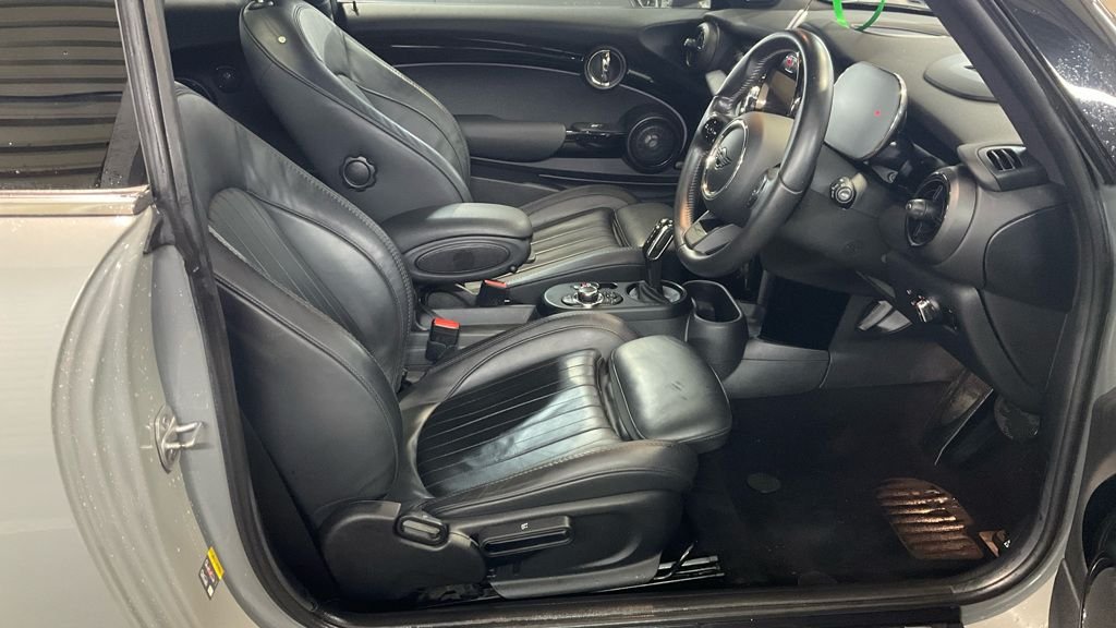 Used MINI Hatch 2021 for sale - 78044692: Photo 2