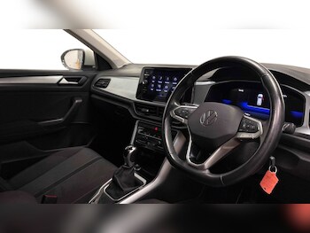 Used Volkswagen T-Roc 2022 for sale - 77693603: Photo