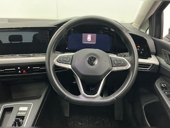 Used Volkswagen Golf 2022 for sale - 77583104: Photo