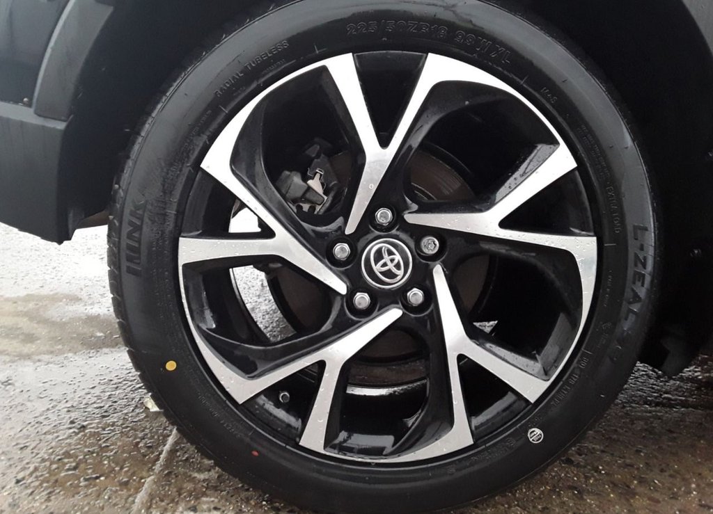 Used Toyota C-HR 2021 for sale - 76724263: Photo 4