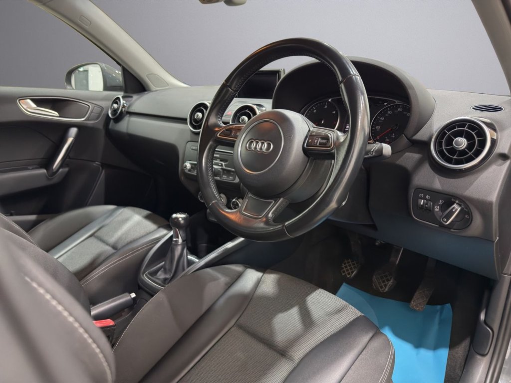 Used Audi A1 2015 for sale - 76792153: Photo 2