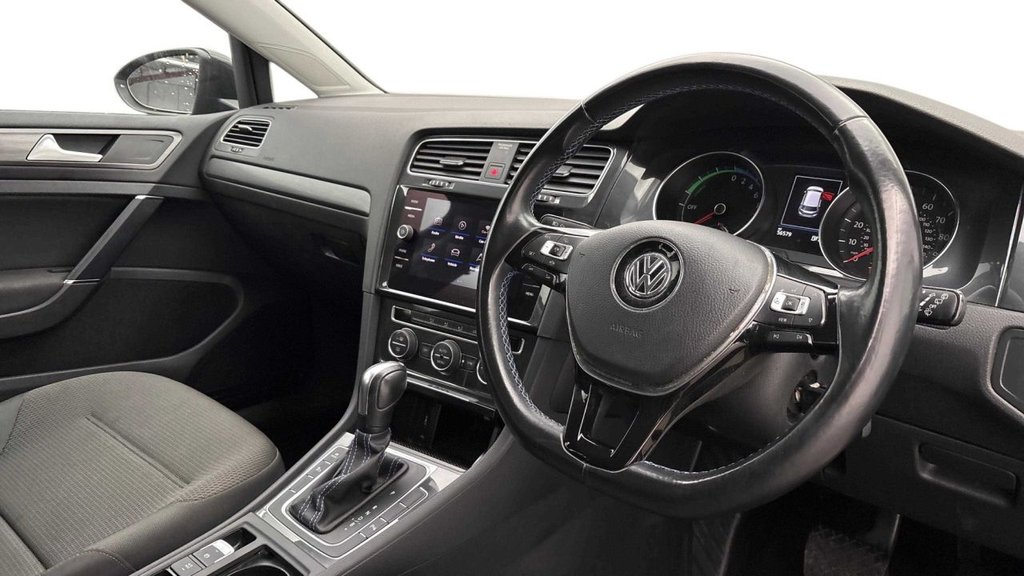 Used Volkswagen Golf 2019 for sale - 78149246: Photo 2