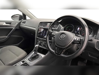 Used Volkswagen Golf 2019 for sale - 78149246: Photo