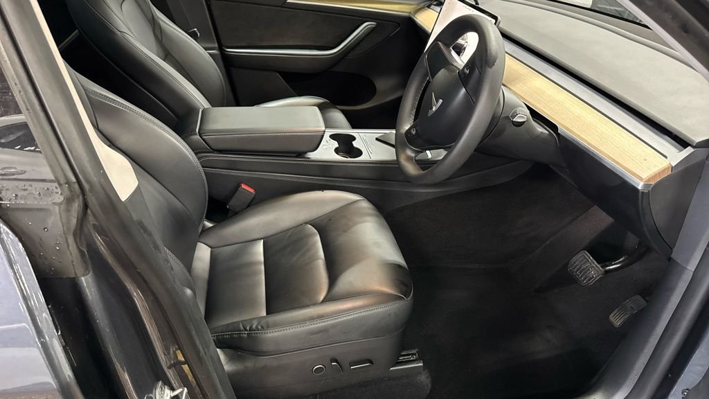 Used Tesla Model Y 2023 for sale - 77681127: Photo 2