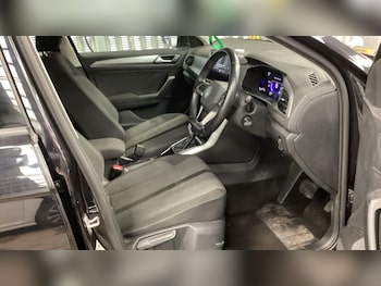 Used Volkswagen T-Roc 2022 for sale - 78525206: Photo