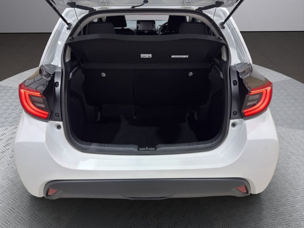 Used Toyota Yaris 2022 for sale - 76685939: Photo 16