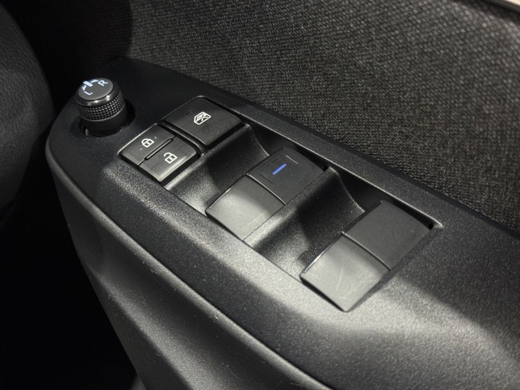 Used Toyota Yaris 2022 for sale - 76685939: Photo 31