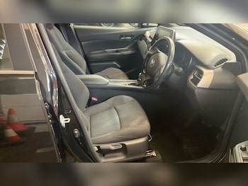 Used Toyota C-HR 2020 for sale - 78474541: Photo