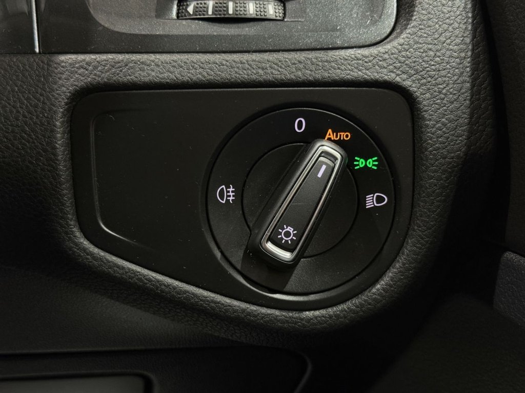 Used Volkswagen Golf 2018 for sale - 76867780: Photo 32