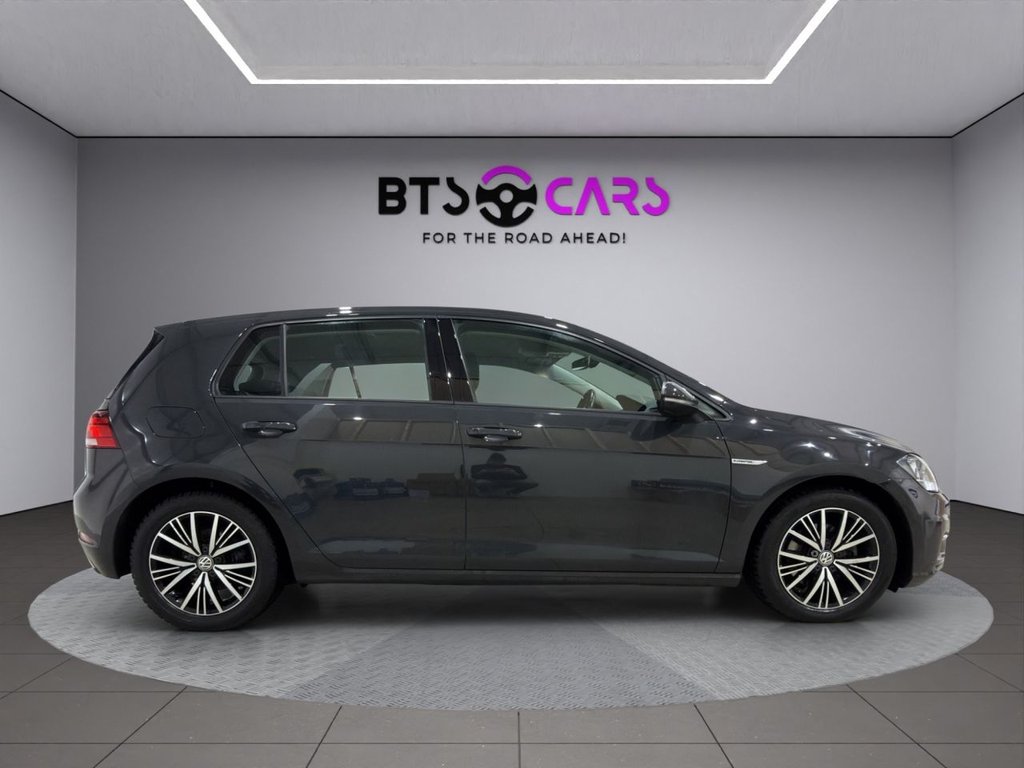 Used Volkswagen Golf 2018 for sale - 76867780: Photo 9