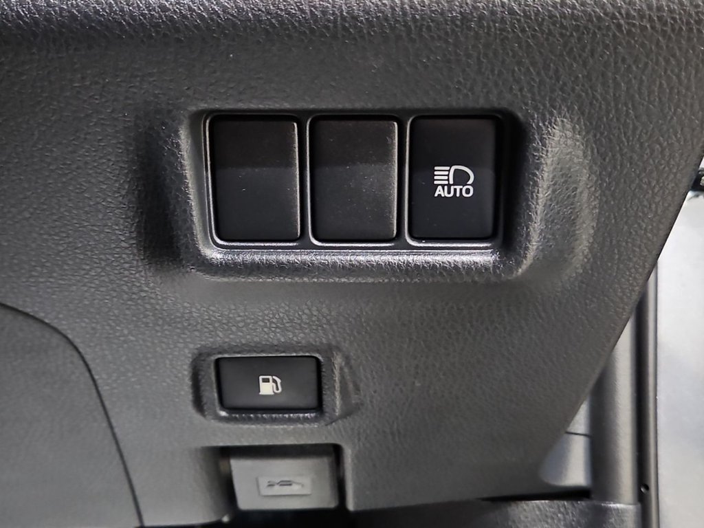 Used Toyota C-HR 2019 for sale - 76686674: Photo 18