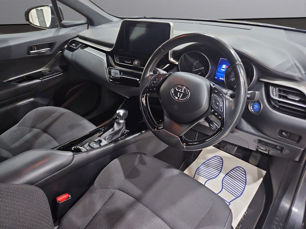 Used Toyota C-HR 2019 for sale - 76686674: Photo 2