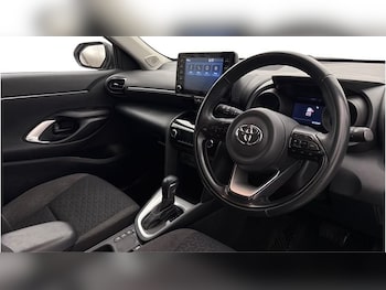 Used Toyota Yaris Cross 2023 for sale - 78701910: Photo