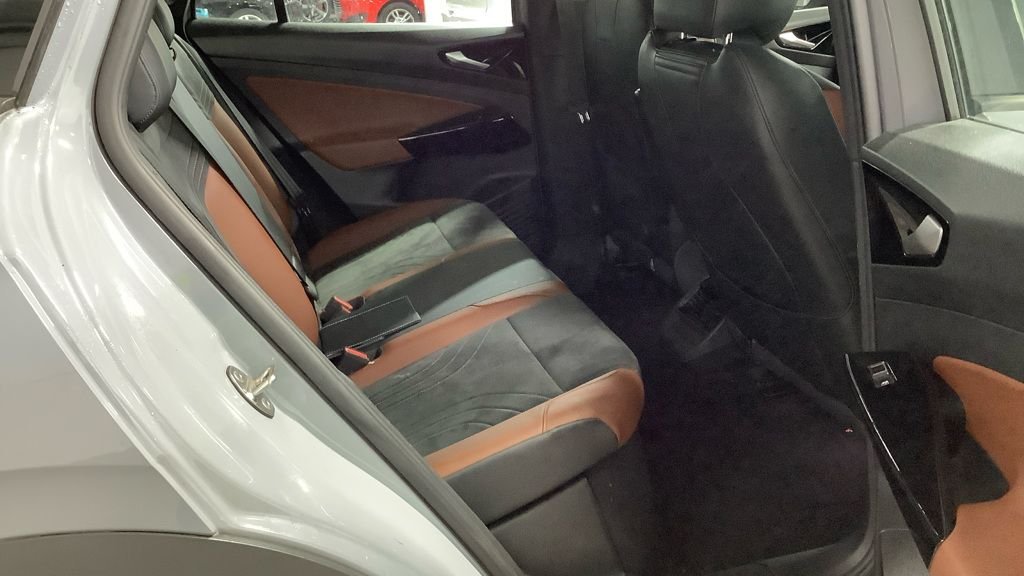 Used Volkswagen ID.4 2021 for sale - 77369107: Photo 9