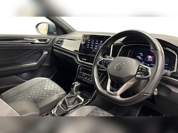 Used Volkswagen T-Roc 2022 for sale - 77720354: Photo