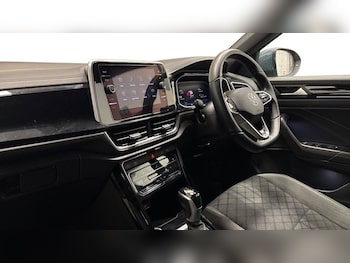 Used Volkswagen T-Roc 2022 for sale - 77720354: Photo