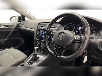 Used Volkswagen Golf 2019 for sale - 78044255: Photo