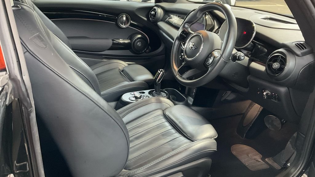 Used MINI Hatch 2022 for sale - 77821218: Photo 2