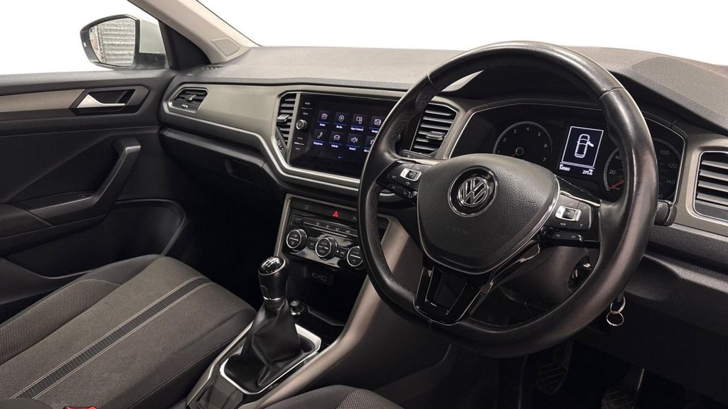 Used Volkswagen T-Roc 2020 for sale - 77693188: Photo 2