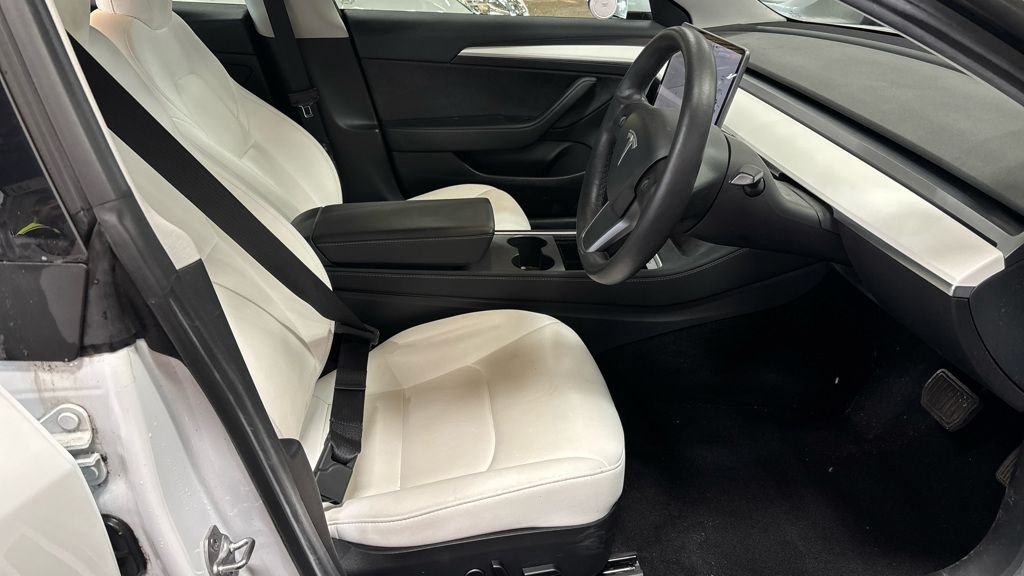 Used Tesla Model 3 2021 for sale - 76590764: Photo 2