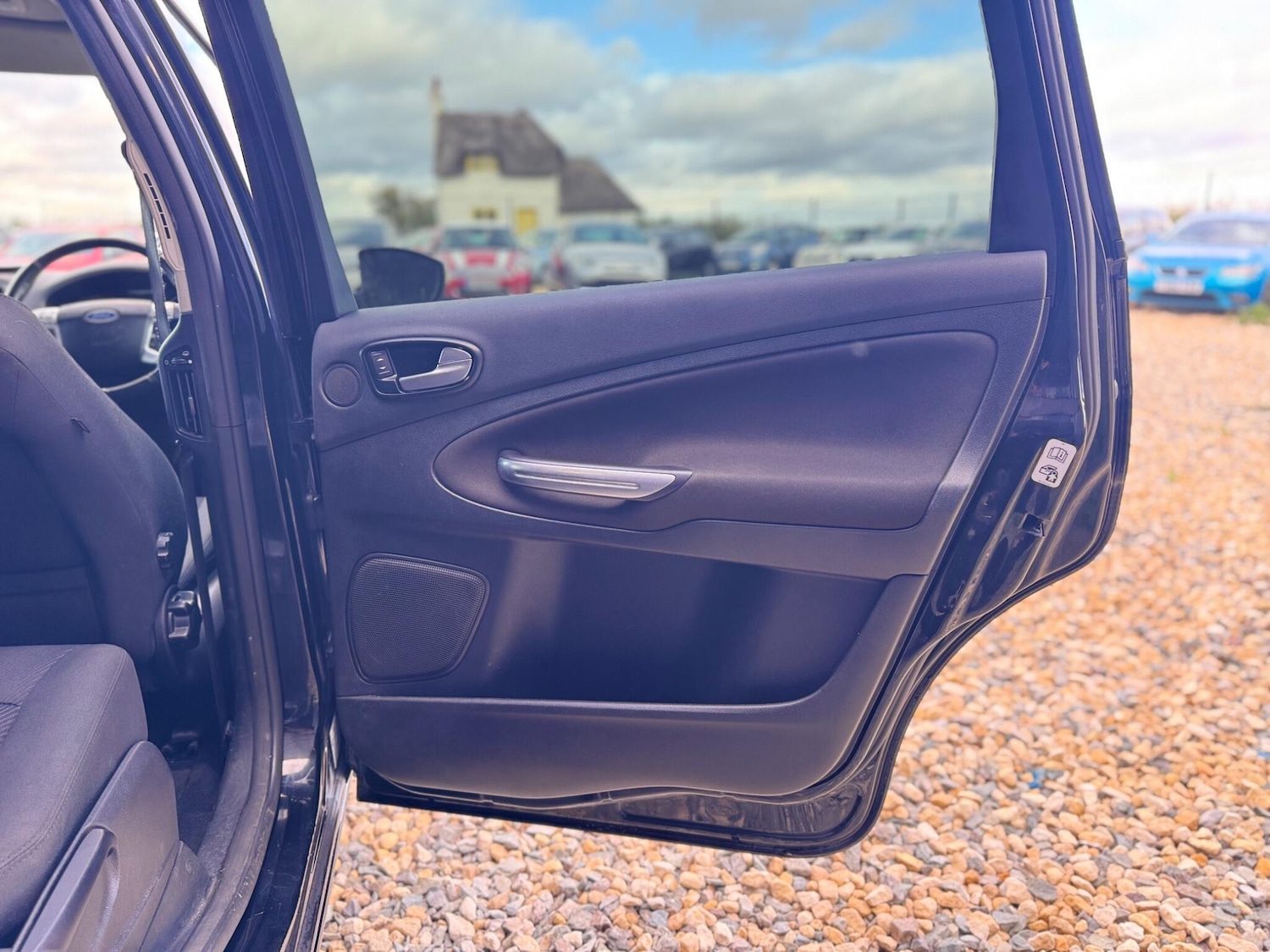 Used Ford S-Max 2012 for sale - 76607635: Photo 19