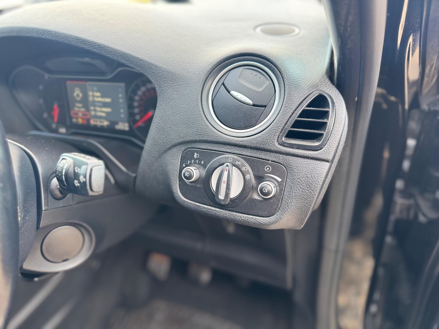 Used Ford S-Max 2012 for sale - 76607635: Photo 32