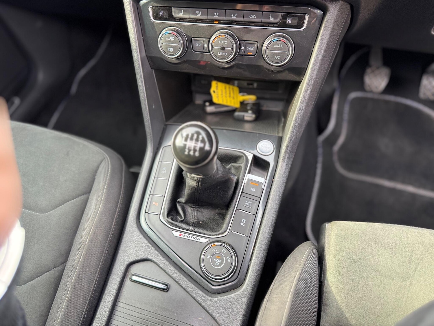 Used Volkswagen Tiguan 2017 for sale - 76608481: Photo 12