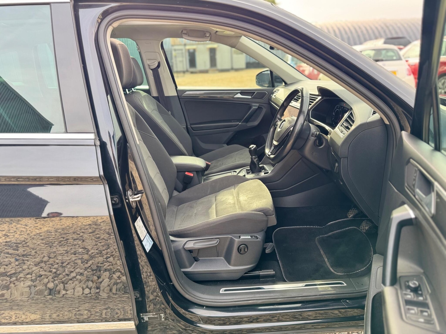 Used Volkswagen Tiguan 2017 for sale - 76608481: Photo 13