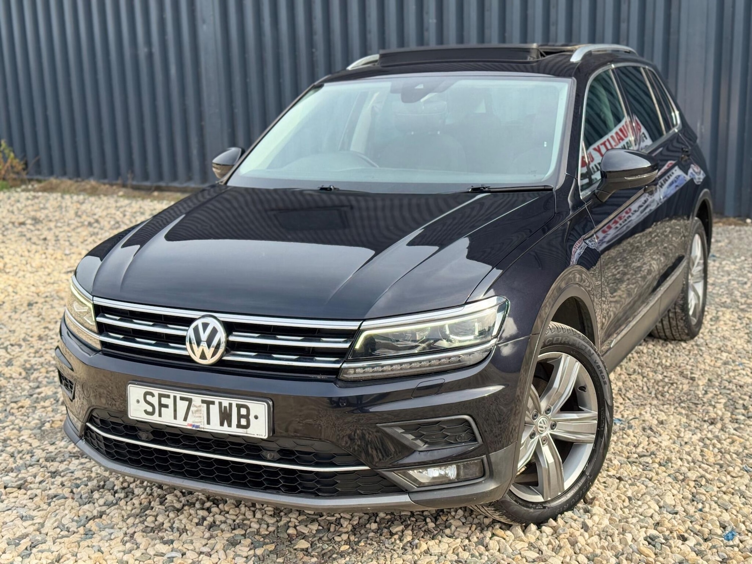 Used Volkswagen Tiguan 2017 for sale - 76608481: Photo 3