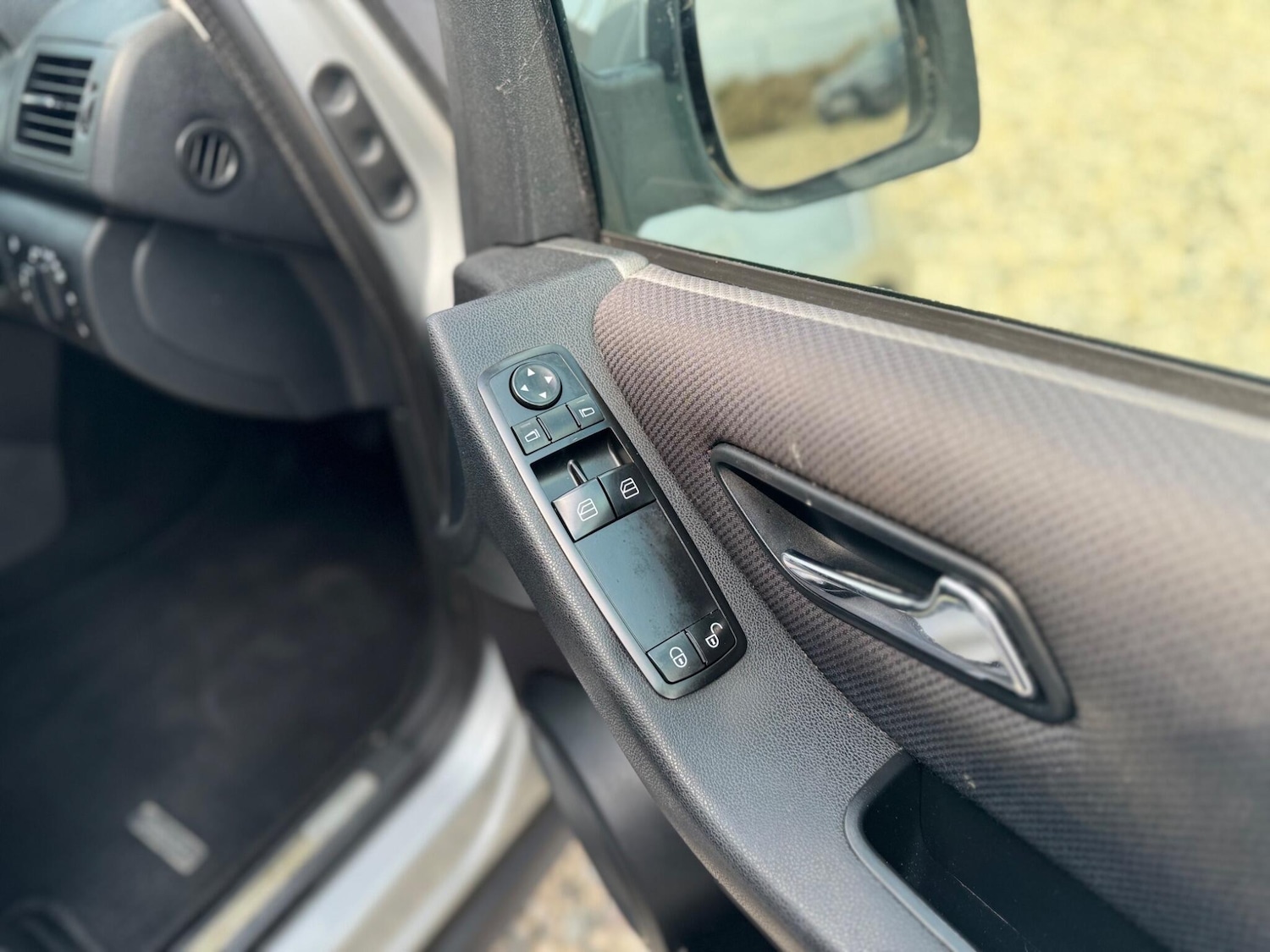 Used Mercedes-Benz A-Class 2009 for sale - 76867009: Photo 30